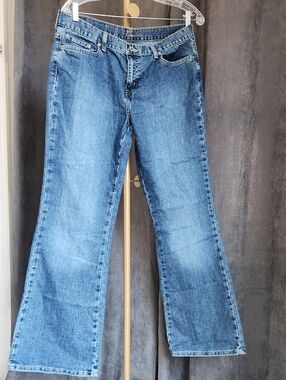 Classic Blue Women's Jeans - Flared Fit